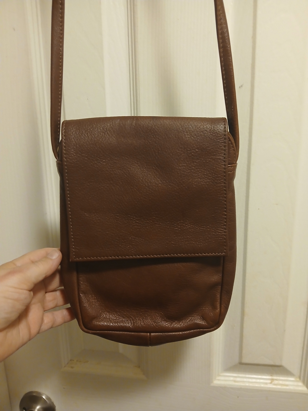 Sven BERKELEY USA Small Brown Leather Crossbody Bag